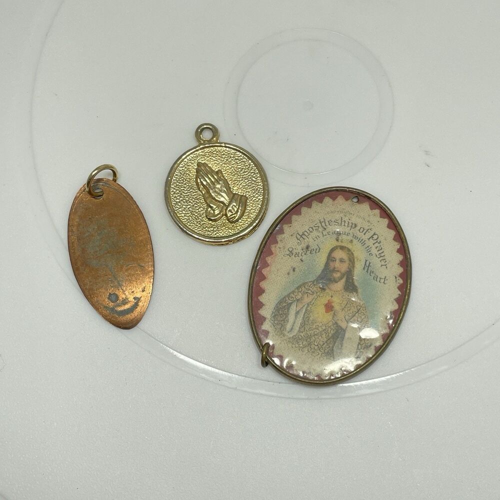Lot of 3 Vtg Religious Medals Sacred Heart Jesus Serenity Prayer Lord's Prayer